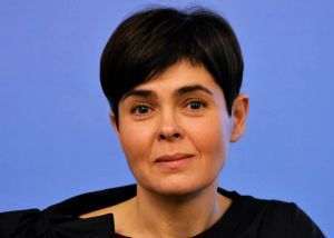 ''Cred că este un moment în care să ne şi schimbăm acest mod de a merge zilnic de mai multe ori la magazin''